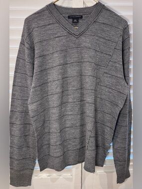 Banana Republic 100% Wool Gray Sweater Crewneck Textured Striped